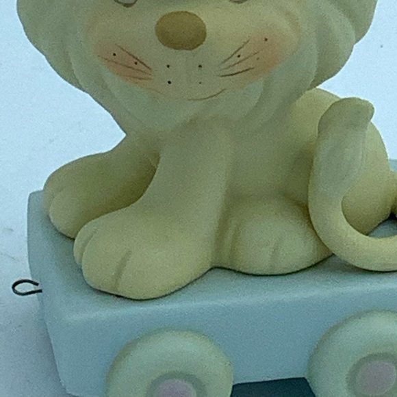 1985 Precious Moments “This Day is Something to Roar About” Figurine - Picture 3 of 9